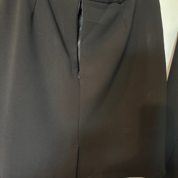 BLACK 2PC SKIRT SUIT - SIZE 12 - Picture 6 of 6